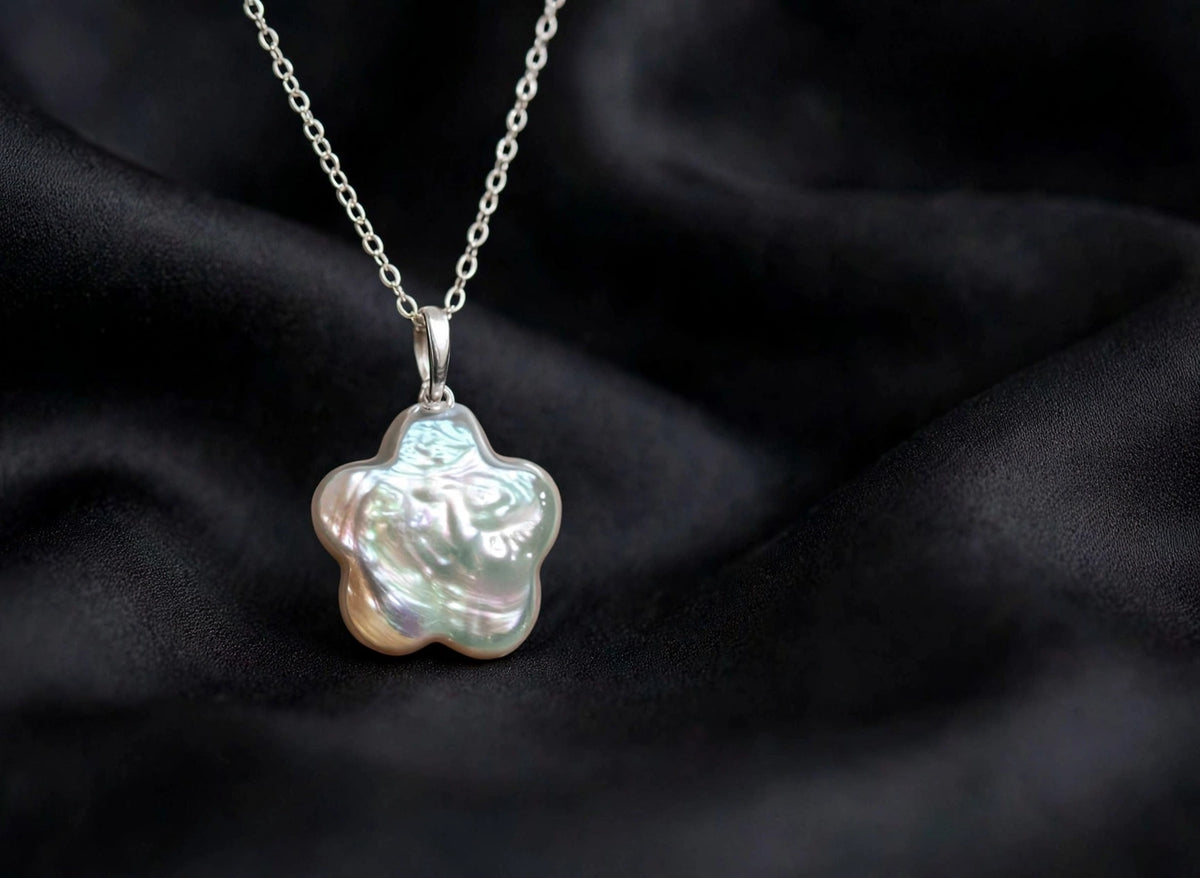 Flower Baroque Pearl Pendant Necklace